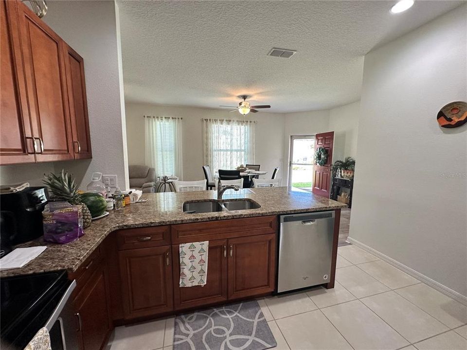 For Sale: $295,000 (2 beds, 2 baths, 1378 Square Feet)