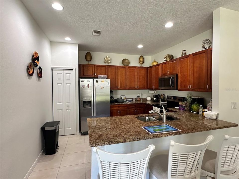 For Sale: $295,000 (2 beds, 2 baths, 1378 Square Feet)