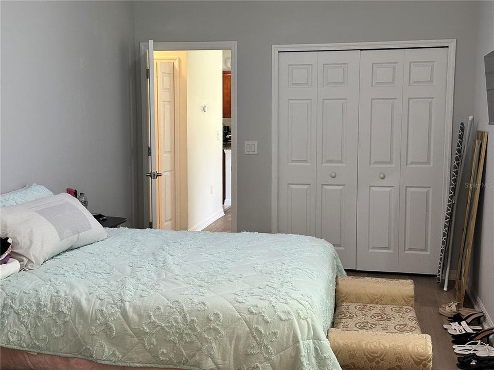 For Sale: $295,000 (2 beds, 2 baths, 1378 Square Feet)