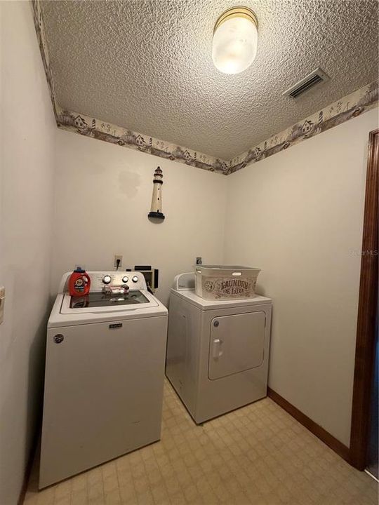 For Sale: $385,000 (3 beds, 2 baths, 2168 Square Feet)