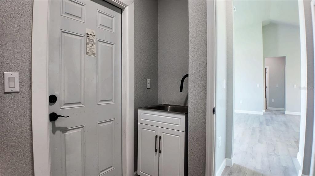 For Sale: $319,900 (3 beds, 3 baths, 1505 Square Feet)