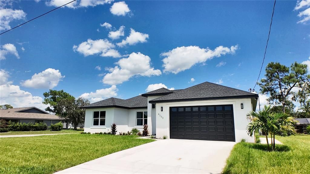 For Sale: $319,900 (3 beds, 3 baths, 1505 Square Feet)