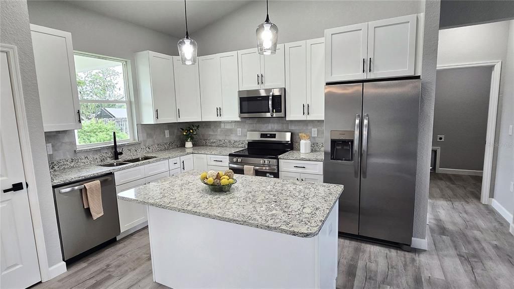 For Sale: $319,900 (3 beds, 3 baths, 1505 Square Feet)