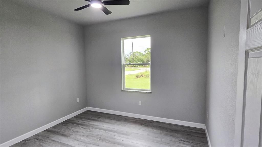 For Sale: $319,900 (3 beds, 3 baths, 1505 Square Feet)