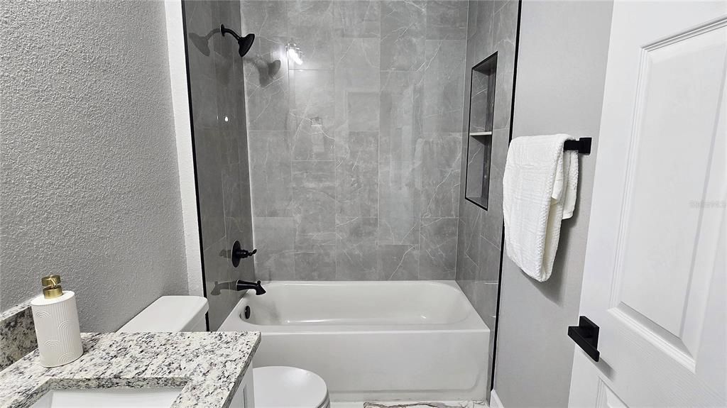 For Sale: $319,900 (3 beds, 3 baths, 1505 Square Feet)