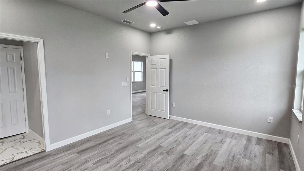 For Sale: $319,900 (3 beds, 3 baths, 1505 Square Feet)