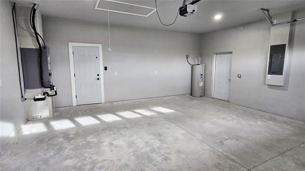 For Sale: $319,900 (3 beds, 3 baths, 1505 Square Feet)