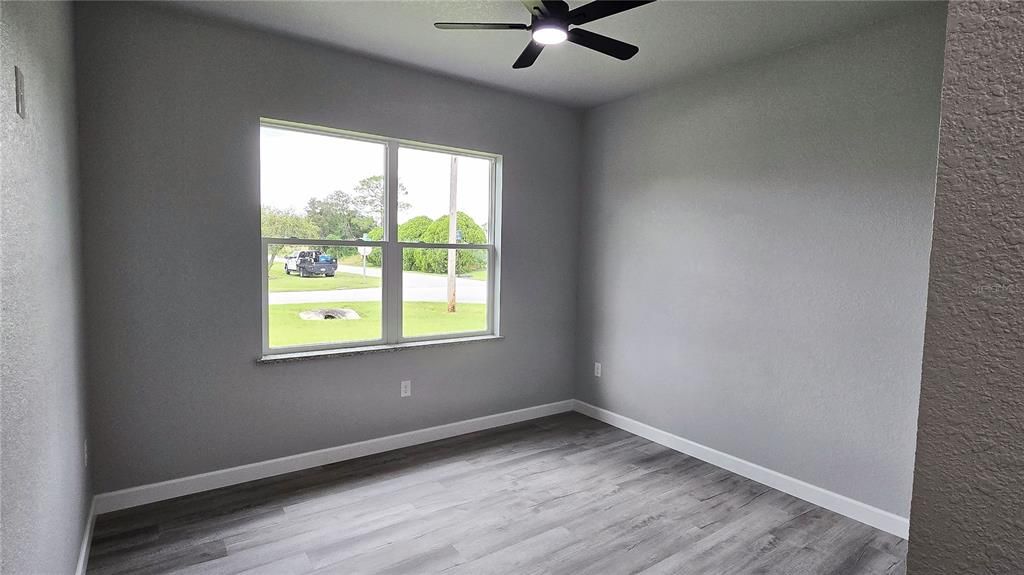 For Sale: $319,900 (3 beds, 3 baths, 1505 Square Feet)