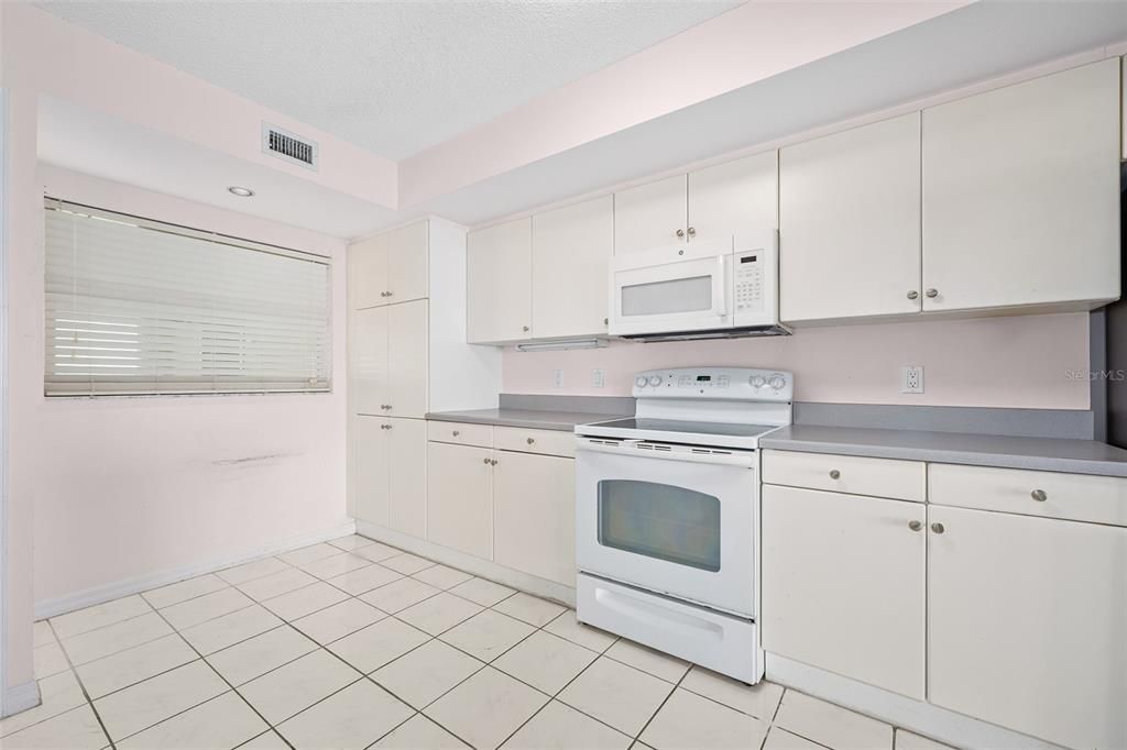 En Venta: $299,900 (2 camas, 2 baños, 1512 Pies cuadrados)