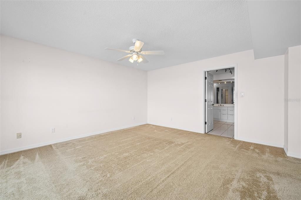 En Venta: $299,900 (2 camas, 2 baños, 1512 Pies cuadrados)