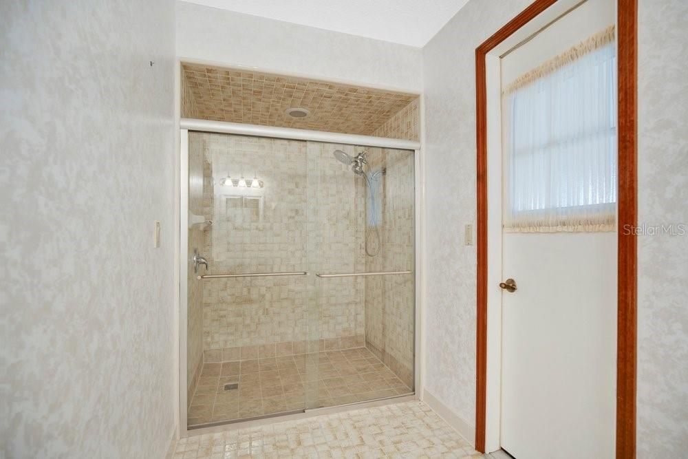 En Venta: $350,000 (3 camas, 2 baños, 1914 Pies cuadrados)