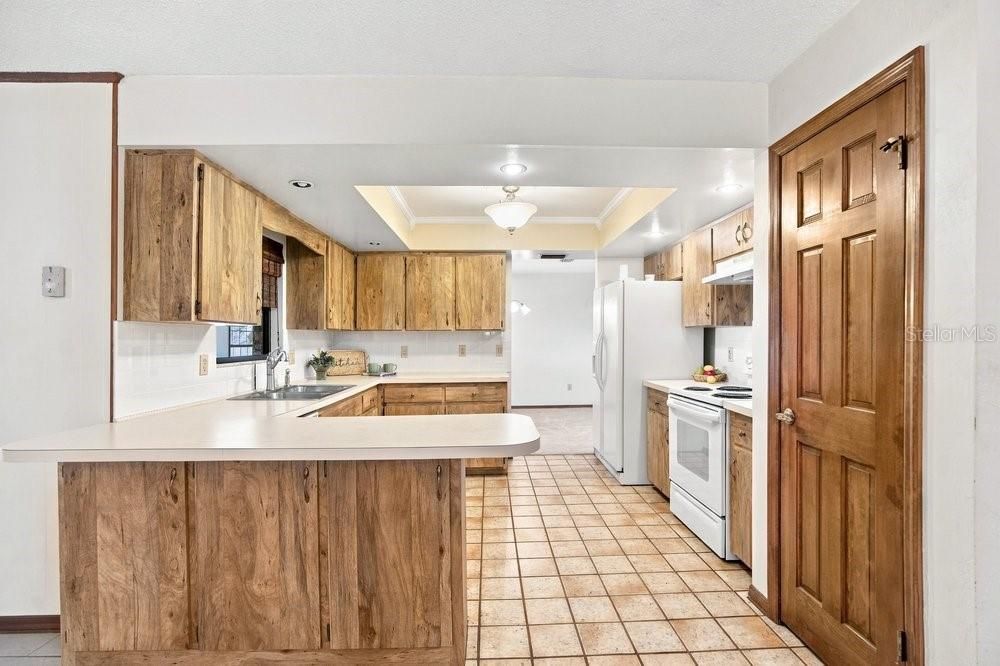 En Venta: $350,000 (3 camas, 2 baños, 1914 Pies cuadrados)
