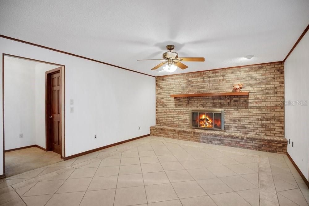 En Venta: $350,000 (3 camas, 2 baños, 1914 Pies cuadrados)