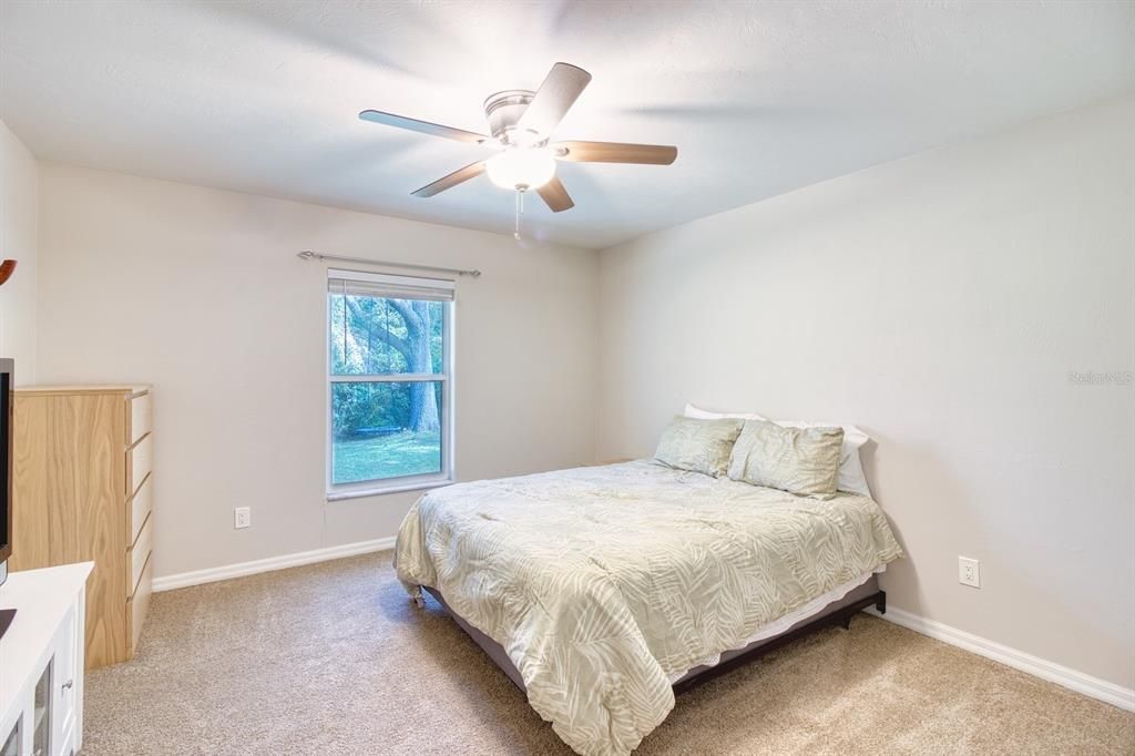 For Sale: $329,000 (3 beds, 2 baths, 1691 Square Feet)