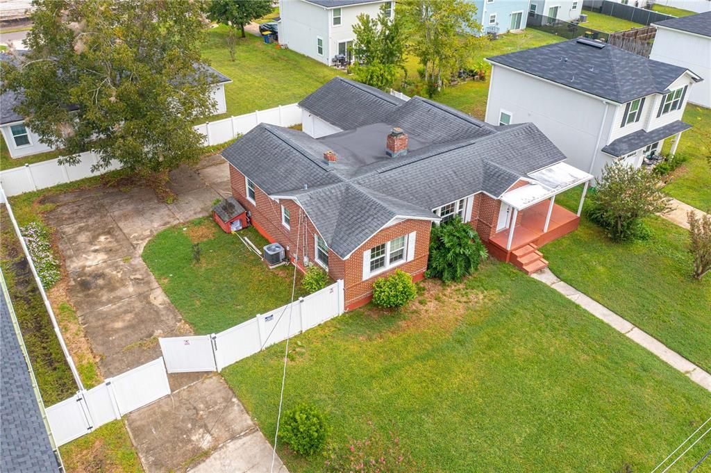 На продажу: $174,900 (2 спален, 1 ванн, 1207 Квадратных фут)