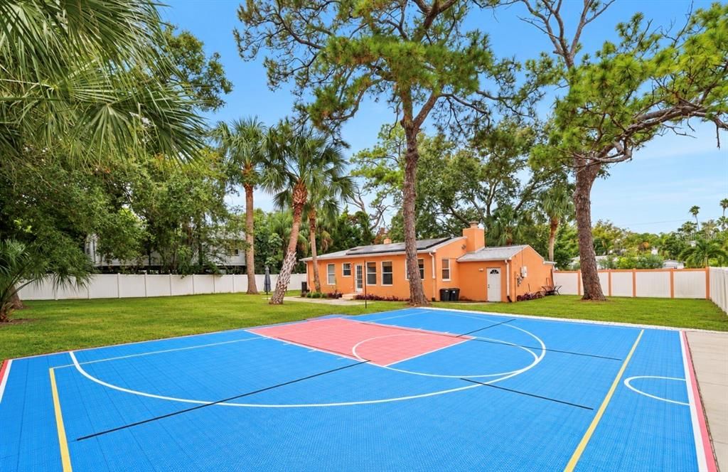 На продажу: $439,900 (2 спален, 2 ванн, 1573 Квадратных фут)