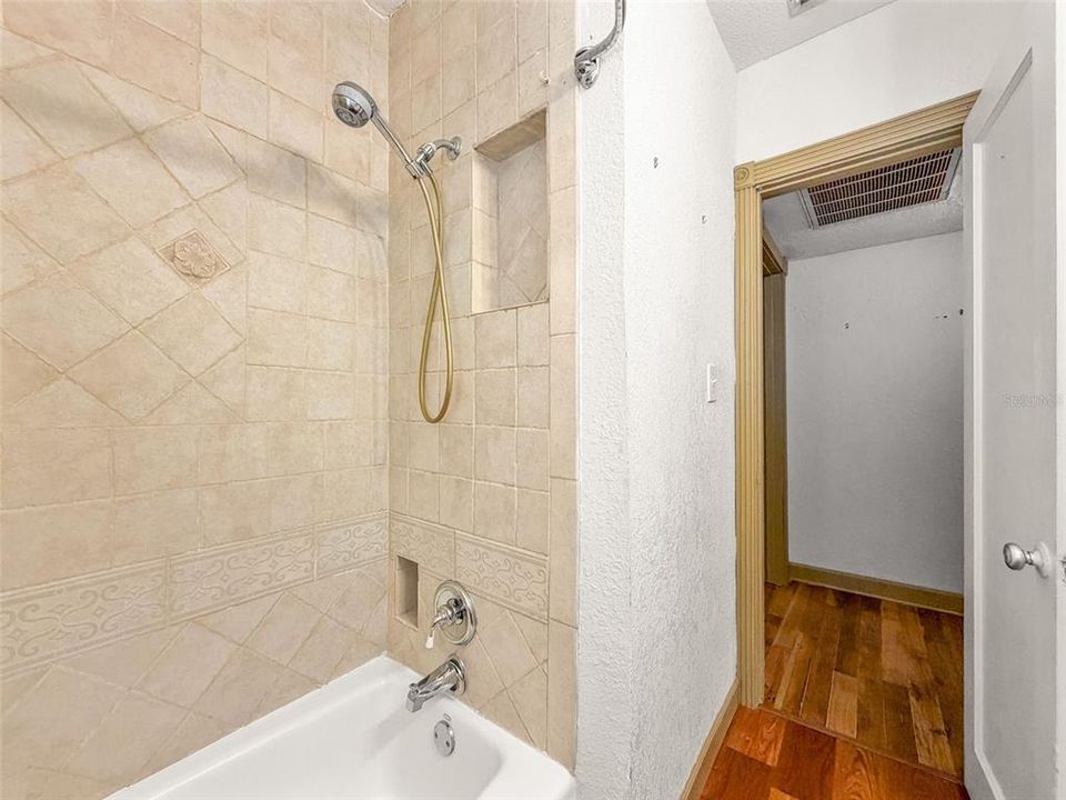 На продажу: $439,900 (2 спален, 2 ванн, 1573 Квадратных фут)