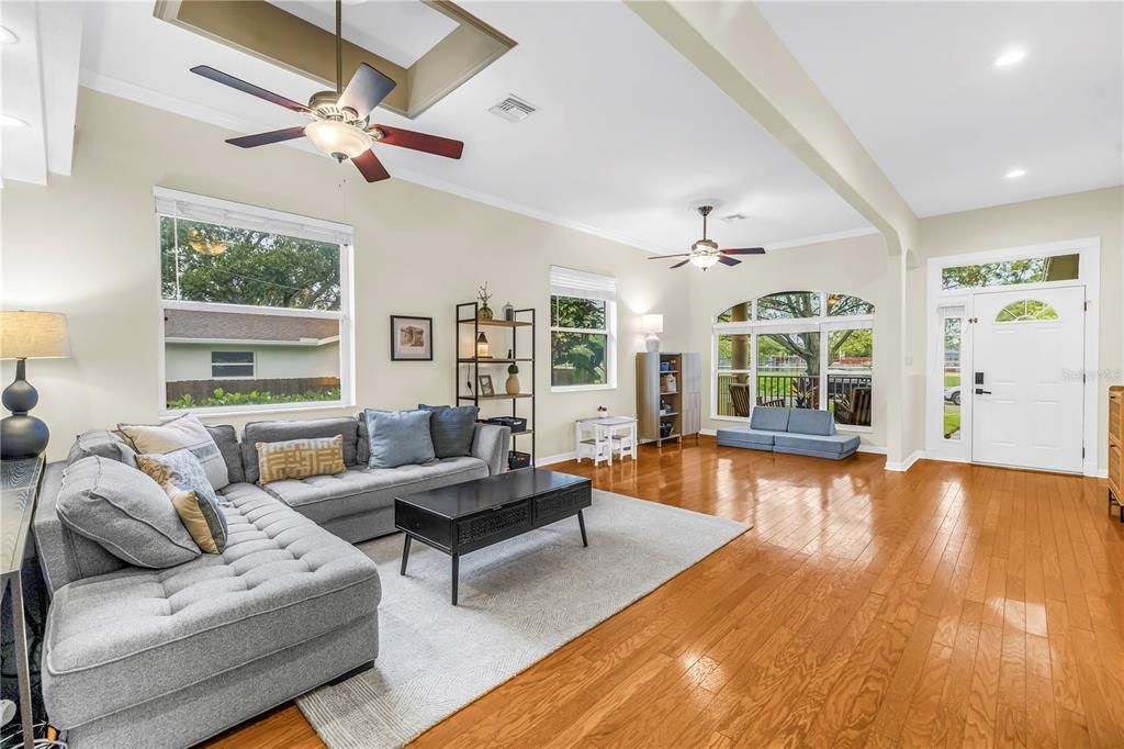 For Sale: $675,000 (3 beds, 2 baths, 1827 Square Feet)