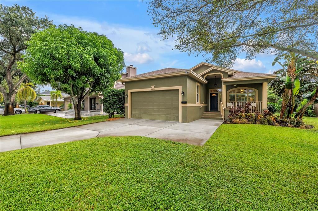For Sale: $675,000 (3 beds, 2 baths, 1827 Square Feet)