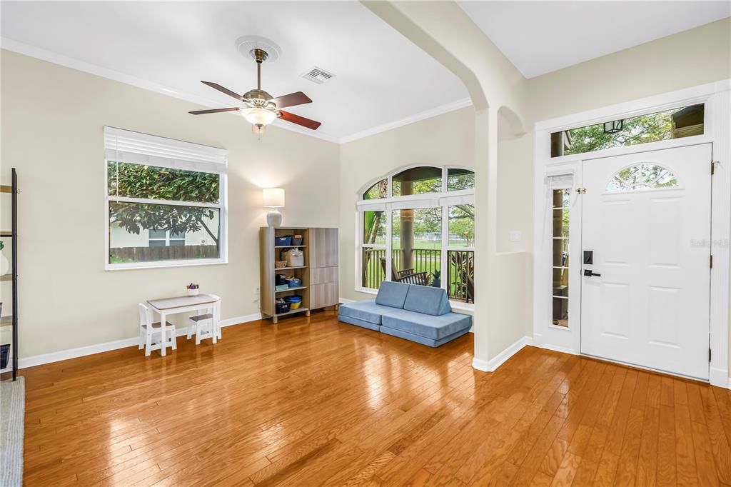 For Sale: $675,000 (3 beds, 2 baths, 1827 Square Feet)