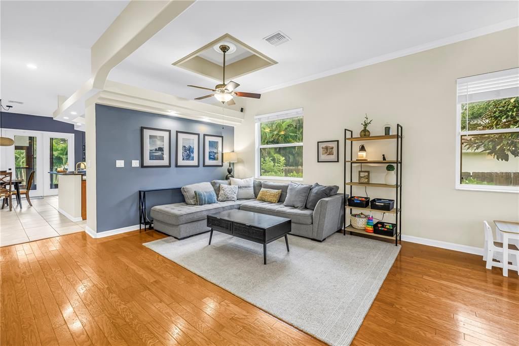 For Sale: $675,000 (3 beds, 2 baths, 1827 Square Feet)