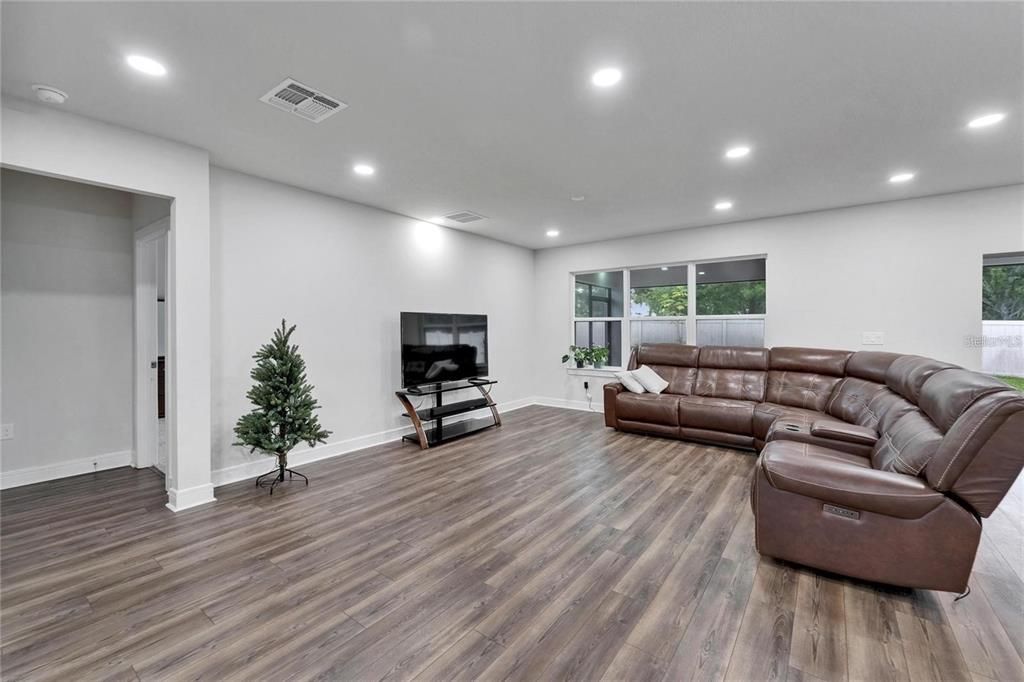 For Sale: $495,000 (4 beds, 3 baths, 2894 Square Feet)