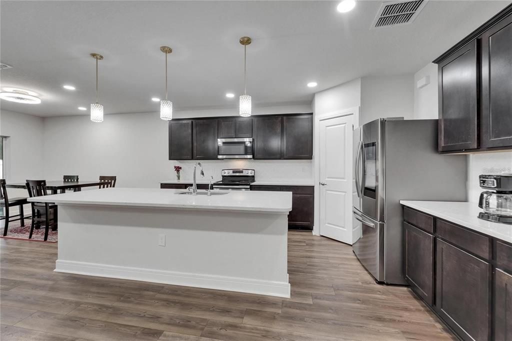 For Sale: $495,000 (4 beds, 3 baths, 2894 Square Feet)