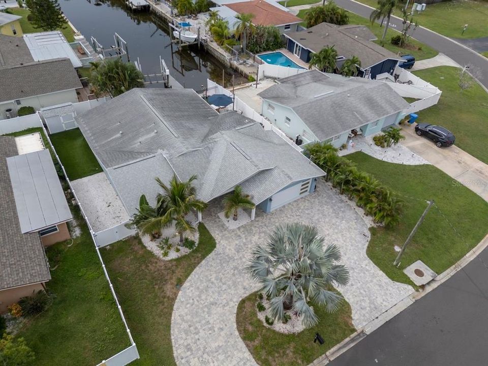 En Venta: $840,000 (3 camas, 3 baños, 1947 Pies cuadrados)