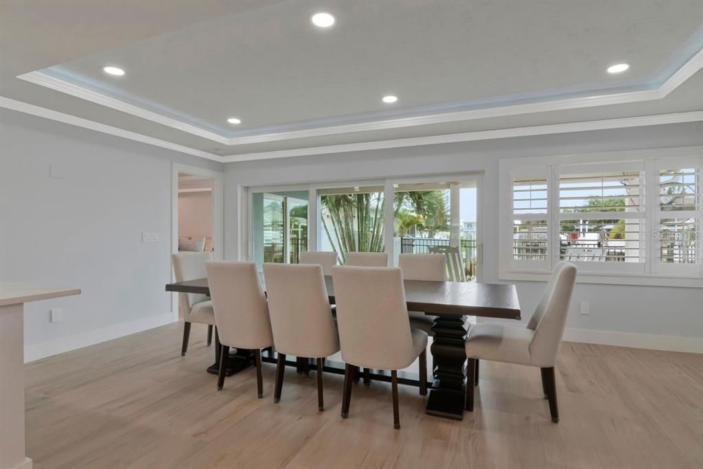 En Venta: $840,000 (3 camas, 3 baños, 1947 Pies cuadrados)