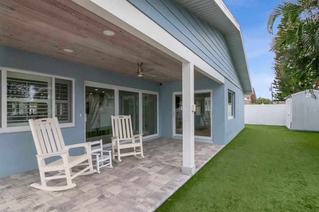 En Venta: $840,000 (3 camas, 3 baños, 1947 Pies cuadrados)