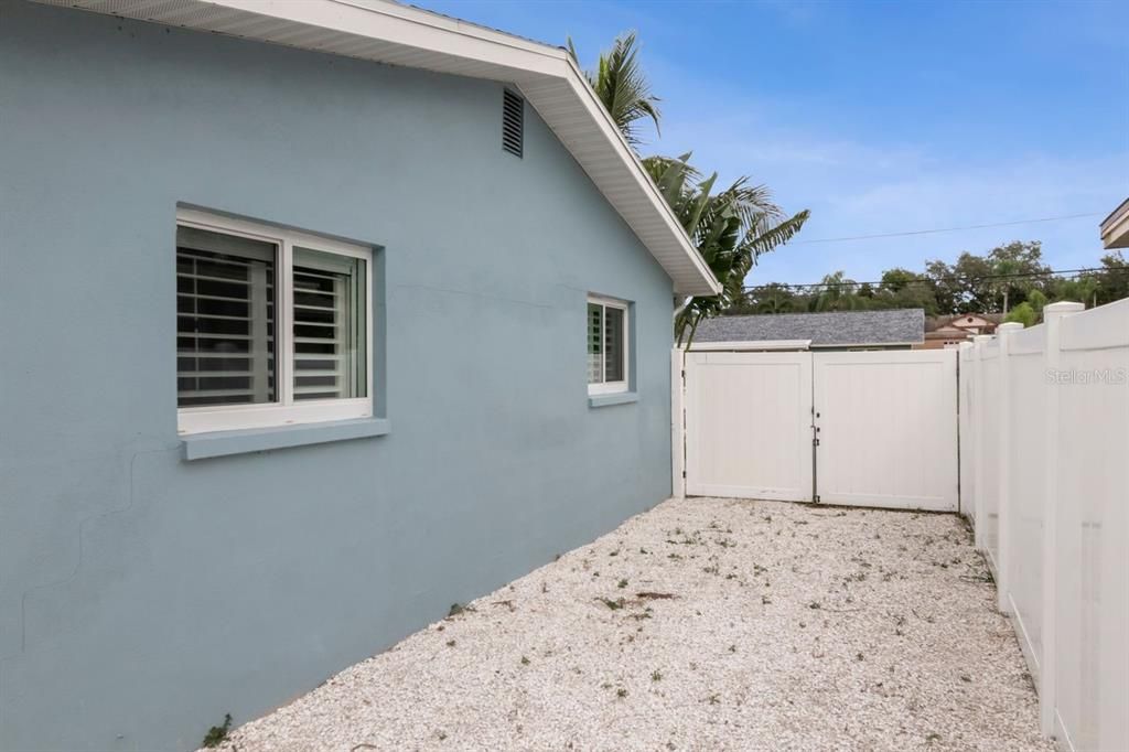 En Venta: $840,000 (3 camas, 3 baños, 1947 Pies cuadrados)