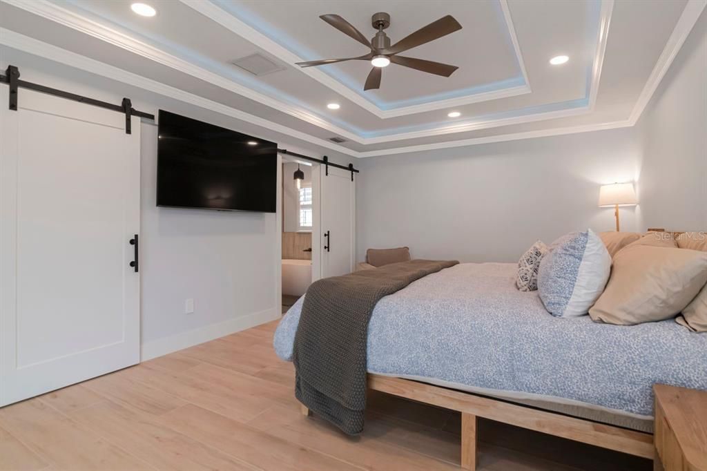 En Venta: $840,000 (3 camas, 3 baños, 1947 Pies cuadrados)