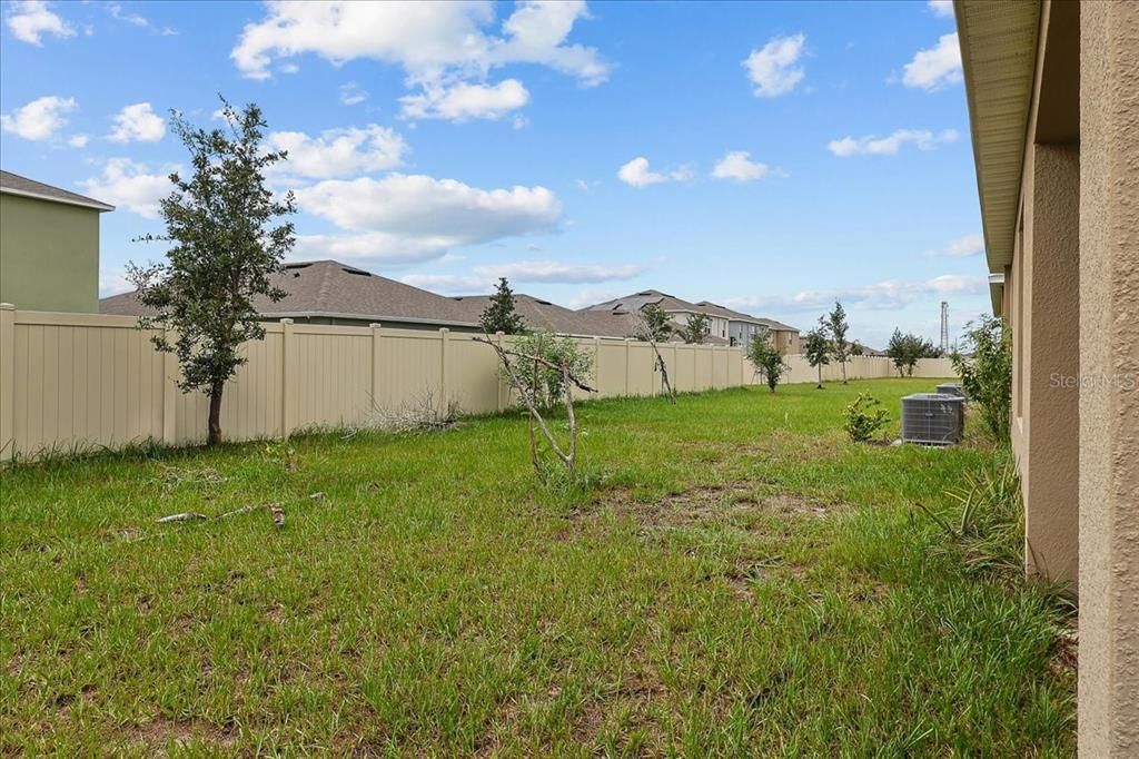 На продажу: $324,900 (4 спален, 2 ванн, 1830 Квадратных фут)