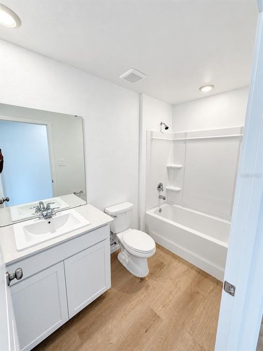В аренду: $2,300 (4 спален, 2 ванн, 1733 Квадратных фут)