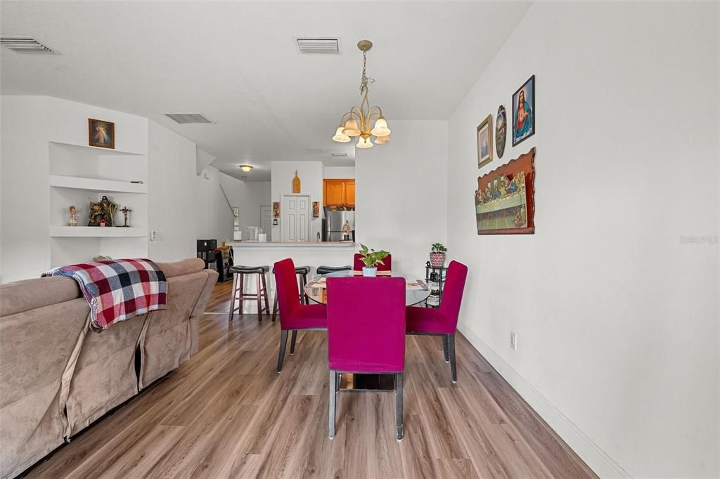 На продажу: $249,900 (3 спален, 2 ванн, 1640 Квадратных фут)