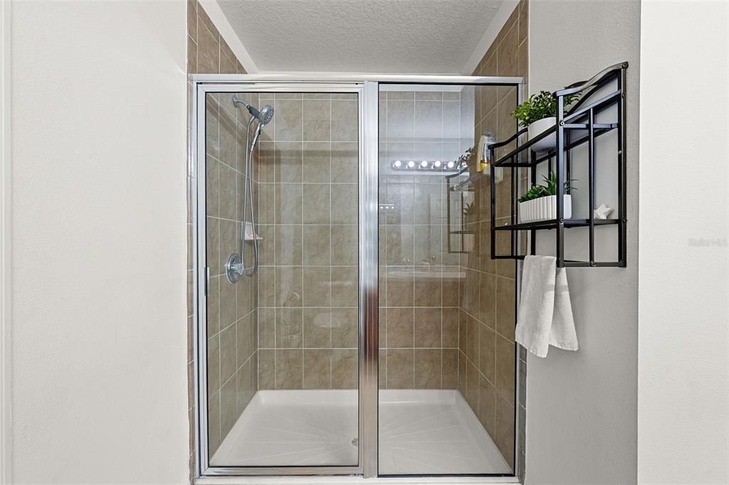 На продажу: $249,900 (3 спален, 2 ванн, 1640 Квадратных фут)