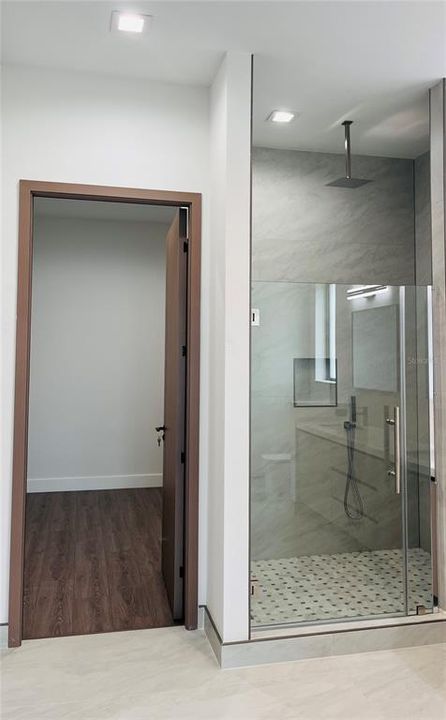 For Sale: $3,149,000 (5 beds, 5 baths, 4899 Square Feet)