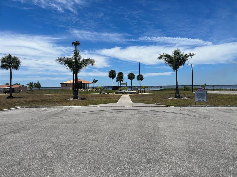 На продажу: $16,500 (0.50 acres)