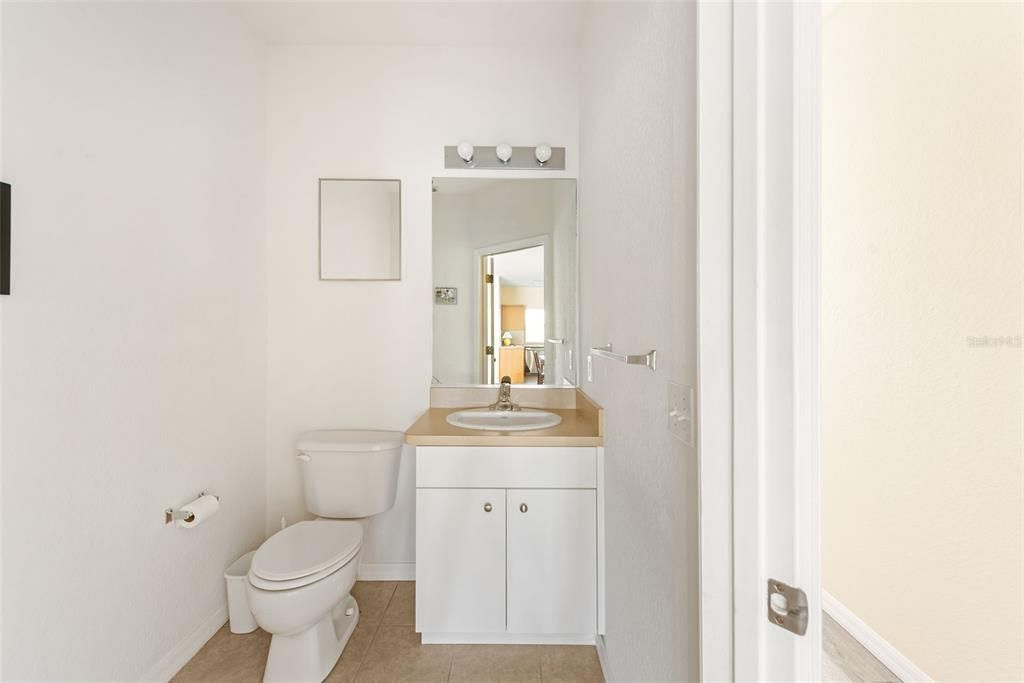 En Venta: $255,000 (3 camas, 2 baños, 2044 Pies cuadrados)