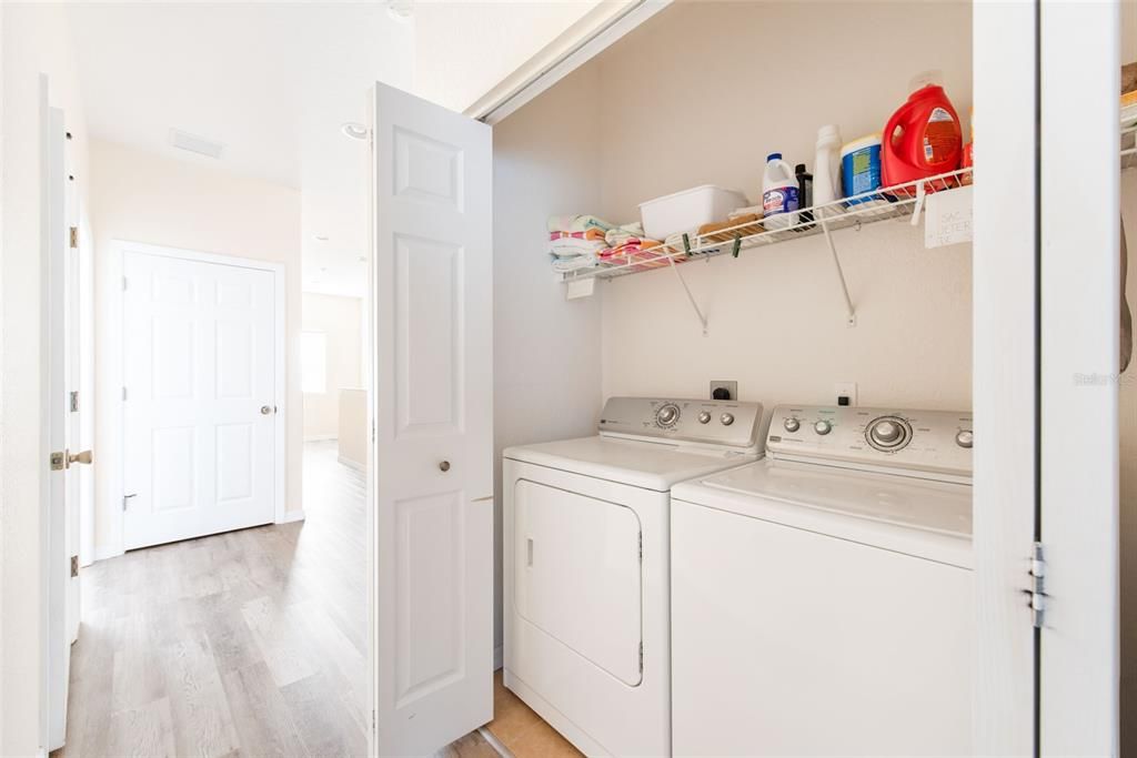 En Venta: $255,000 (3 camas, 2 baños, 2044 Pies cuadrados)