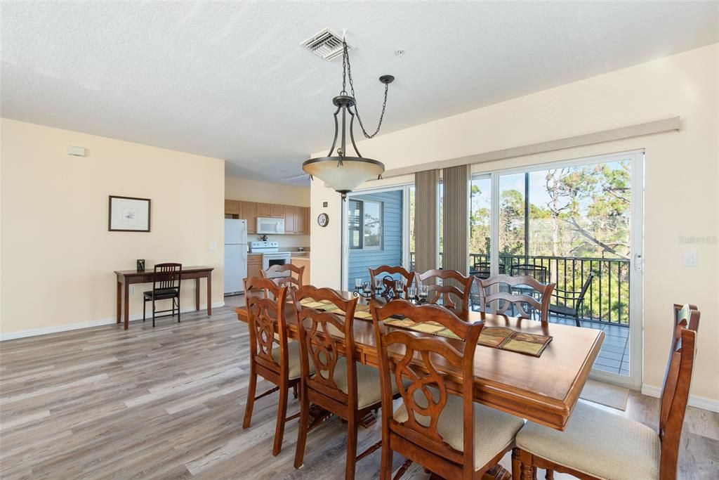 En Venta: $255,000 (3 camas, 2 baños, 2044 Pies cuadrados)