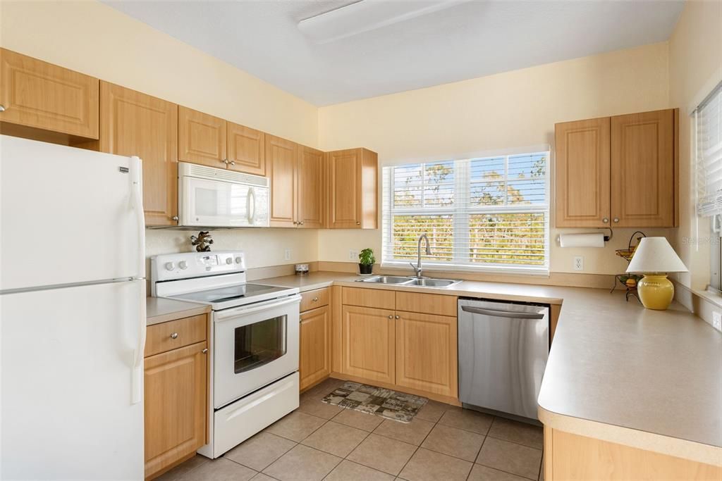 En Venta: $255,000 (3 camas, 2 baños, 2044 Pies cuadrados)