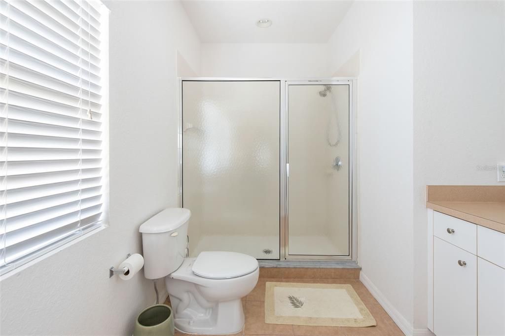En Venta: $255,000 (3 camas, 2 baños, 2044 Pies cuadrados)