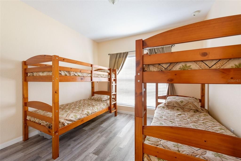 En Venta: $255,000 (3 camas, 2 baños, 2044 Pies cuadrados)