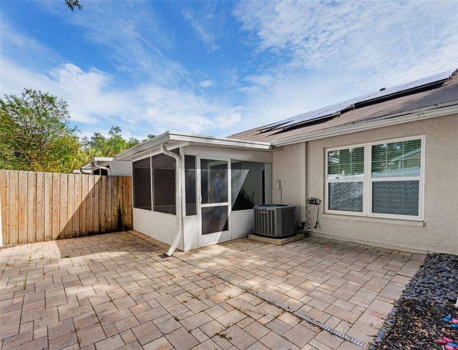 En Venta: $324,900 (2 camas, 1 baños, 939 Pies cuadrados)