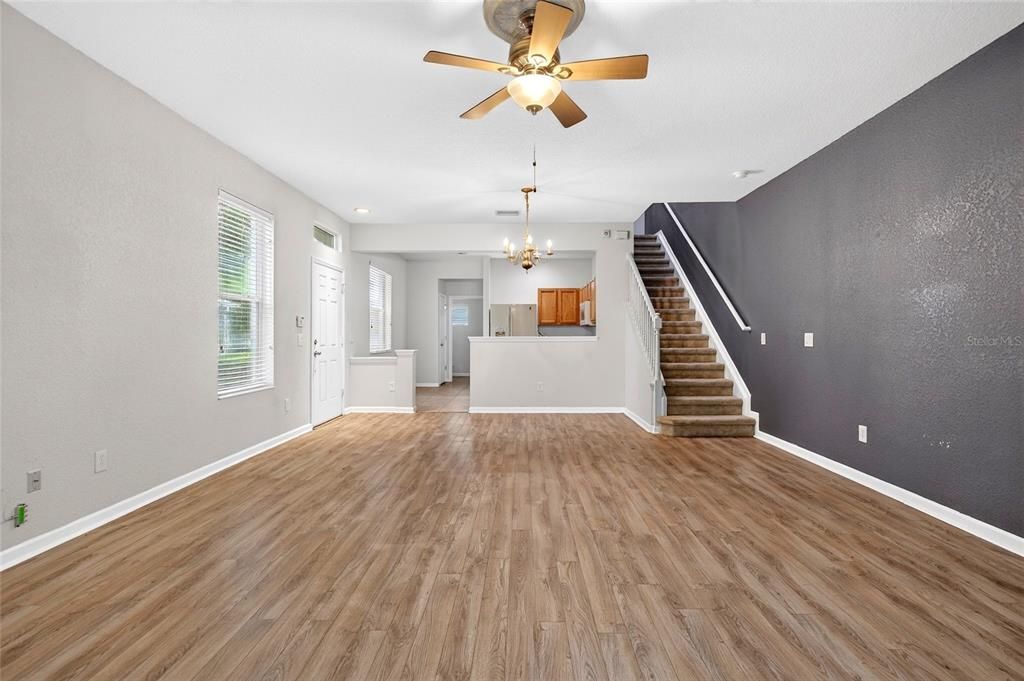 For Sale: $215,000 (3 beds, 2 baths, 1542 Square Feet)