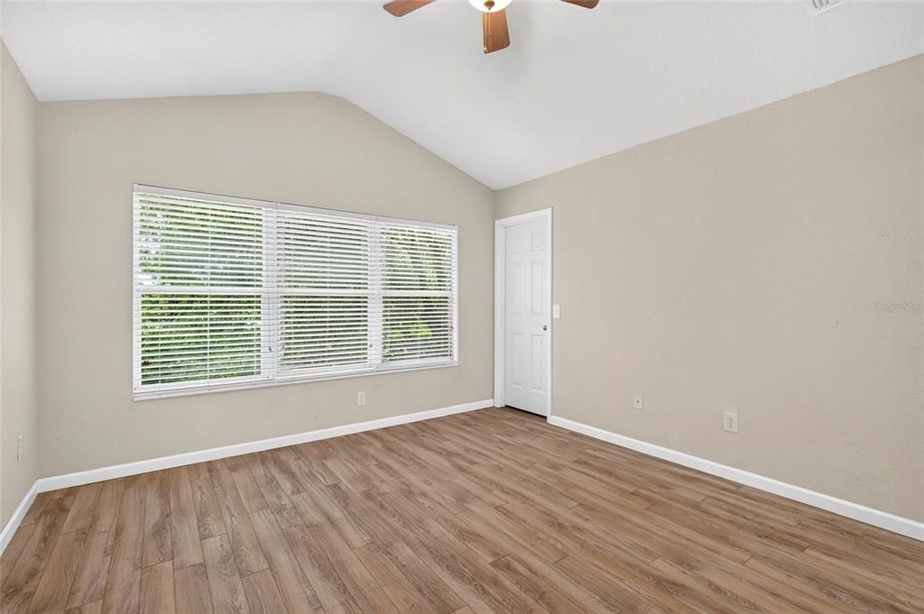 For Sale: $215,000 (3 beds, 2 baths, 1542 Square Feet)