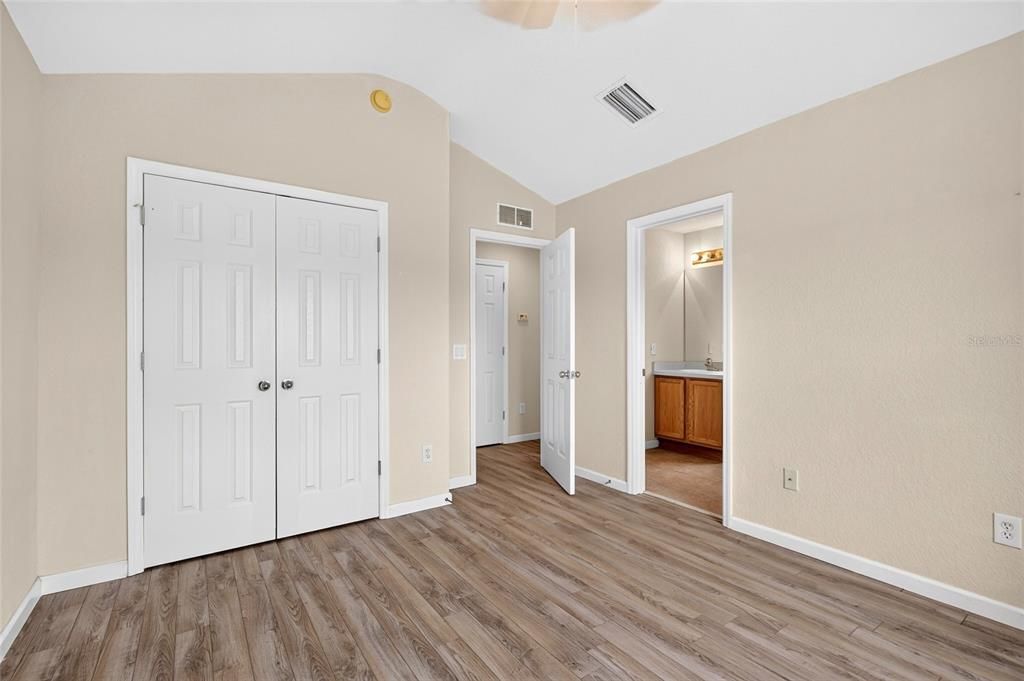 For Sale: $215,000 (3 beds, 2 baths, 1542 Square Feet)