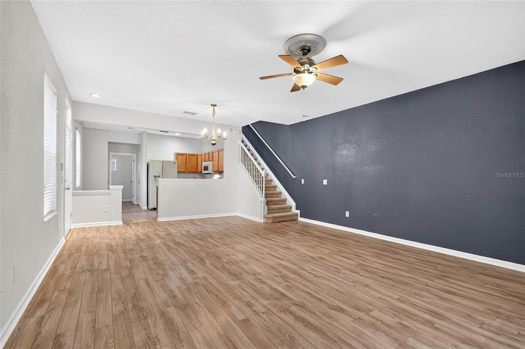 For Sale: $215,000 (3 beds, 2 baths, 1542 Square Feet)