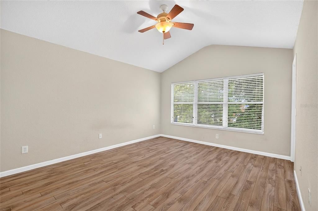 For Sale: $215,000 (3 beds, 2 baths, 1542 Square Feet)